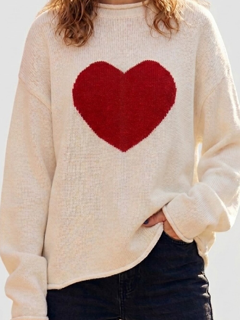 [[NorthStyle]] Cream Sweater with Red Heart Motif
